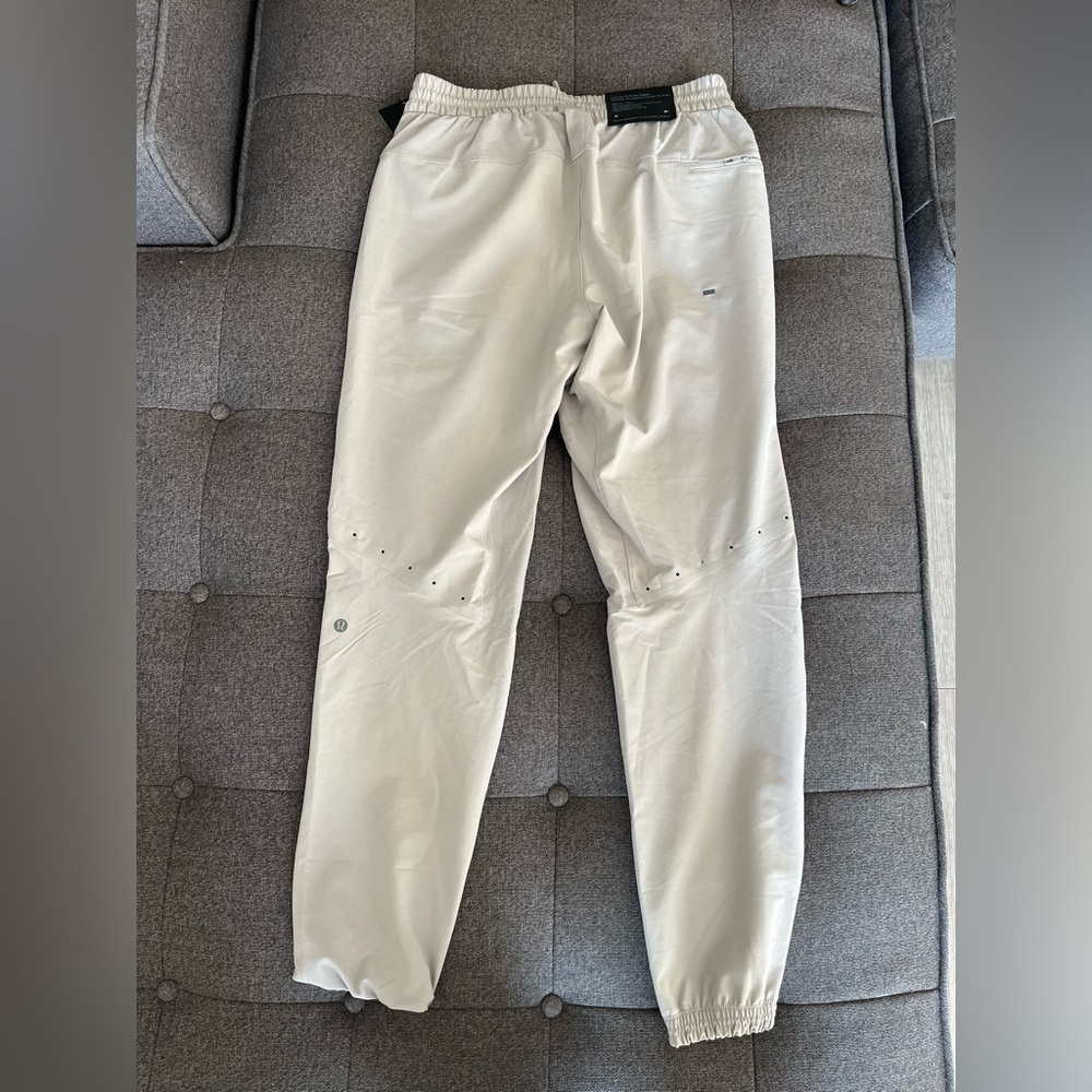 Lululemon License to Train Joggers - Picture 2 of 2